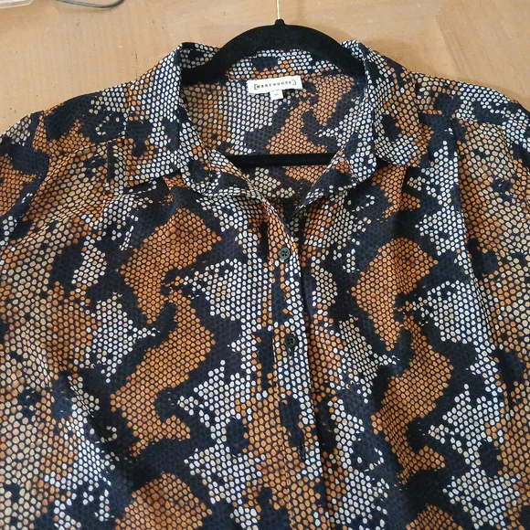 Warehouse Geometric Patterned Top - Picture 3 of 5